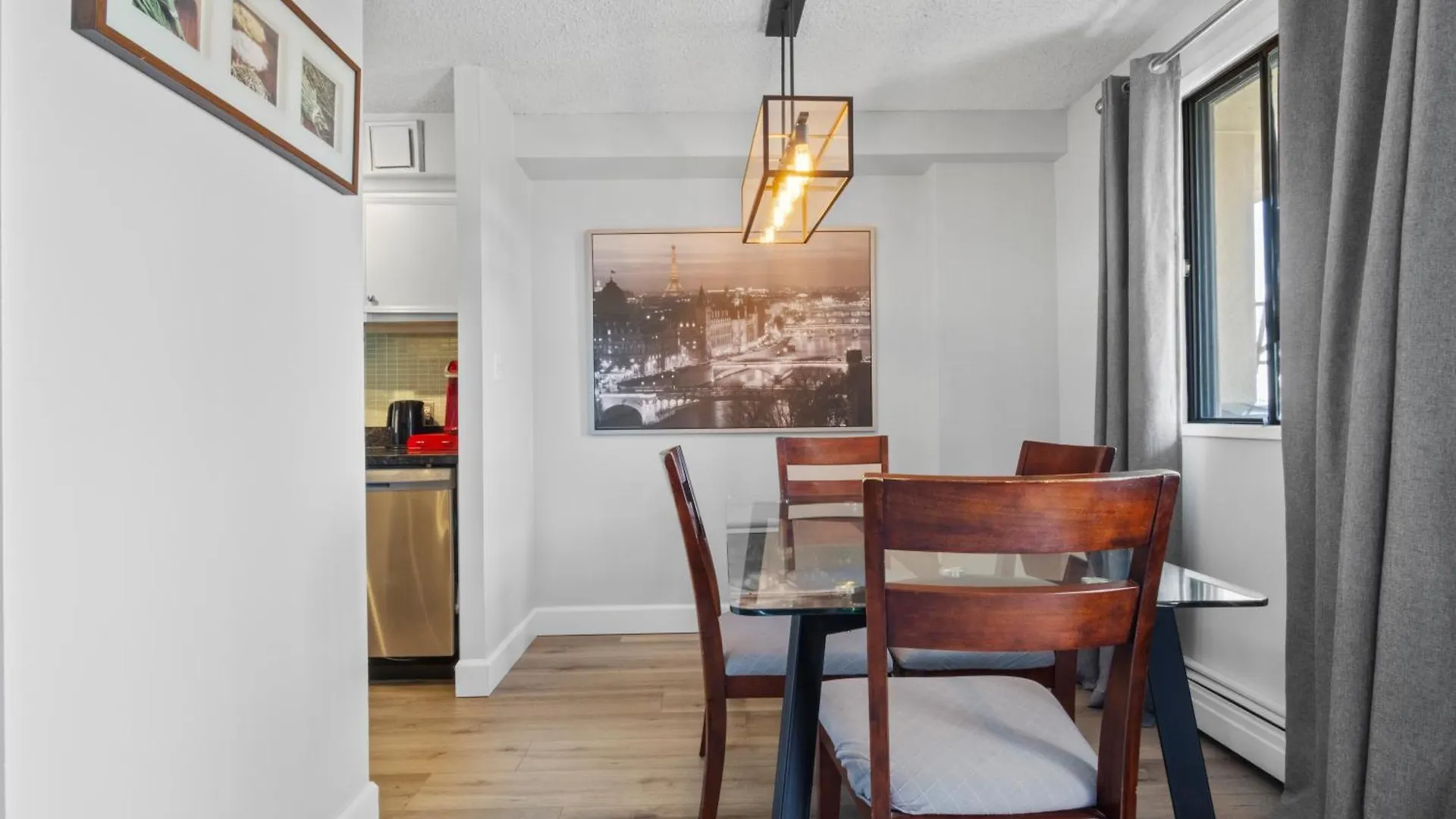 Suite Near Downtown, Bmo, Stampede, Free Parking YYC Apartamento